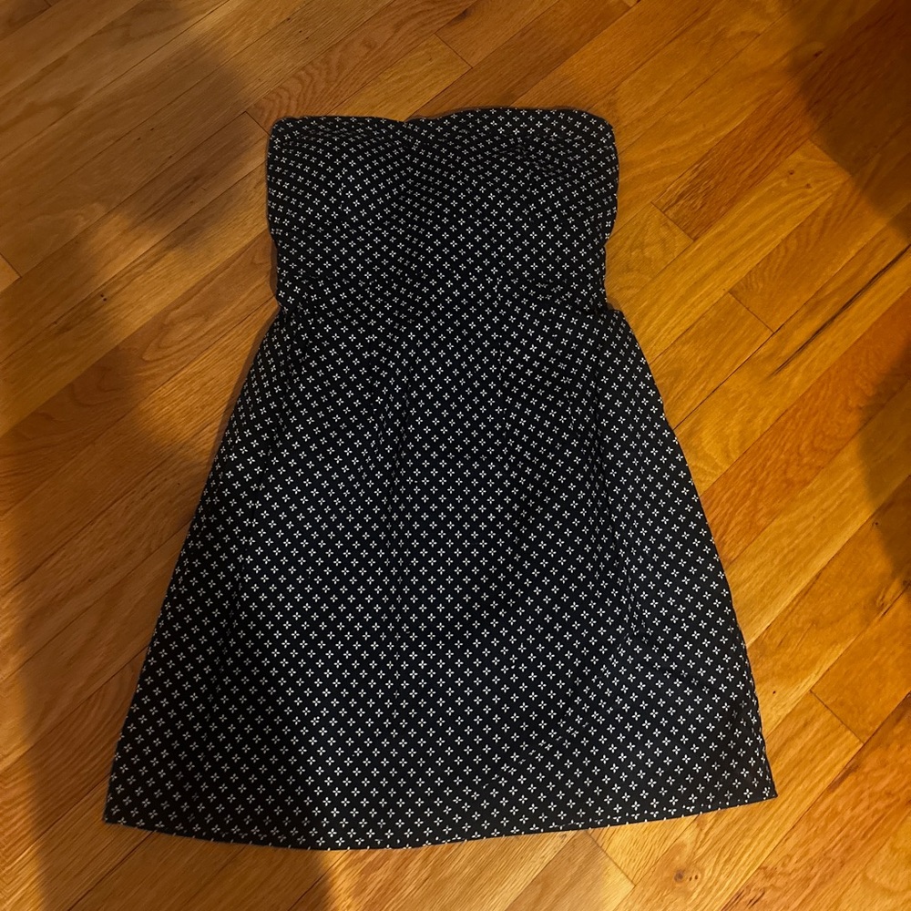 Elegant Black and White Strapless Dress